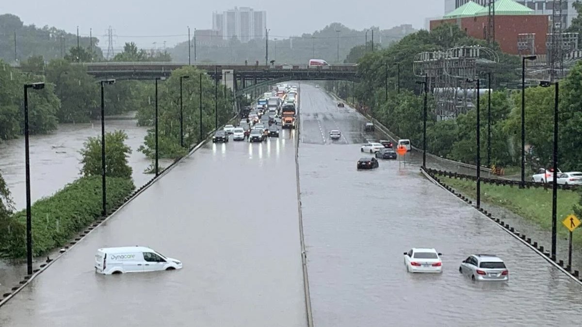 Deszcz dał się we znaki mieszkańcom Toronto